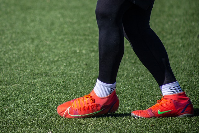 他在场上展 他在场上展